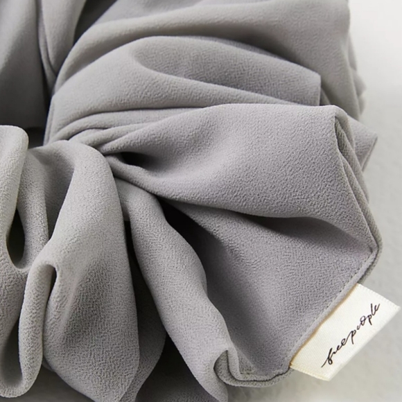 Free People chiffon jumbo scrunchie - Picture 5 of 6